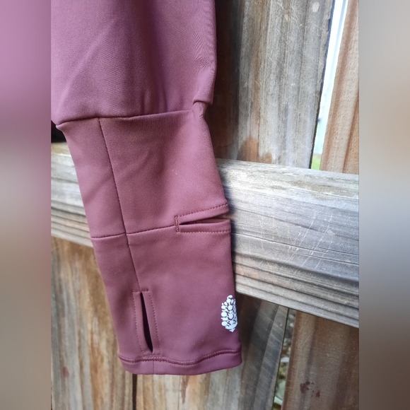 🔥🔥NEW Free People Movement Act Fast Warmth Layer Jacket - Small - Picture 15 of 15